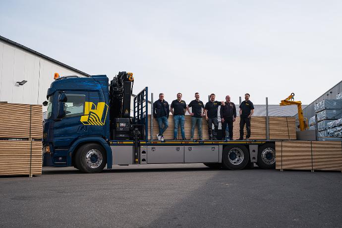 Teamfoto van professionele medewerkers van Houthandel van Hulst